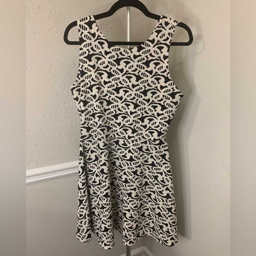 Midi dress with cute back design